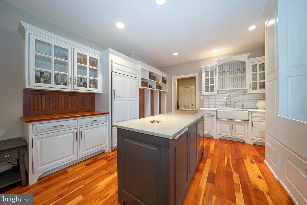 1122 BRYNLAWN ROAD