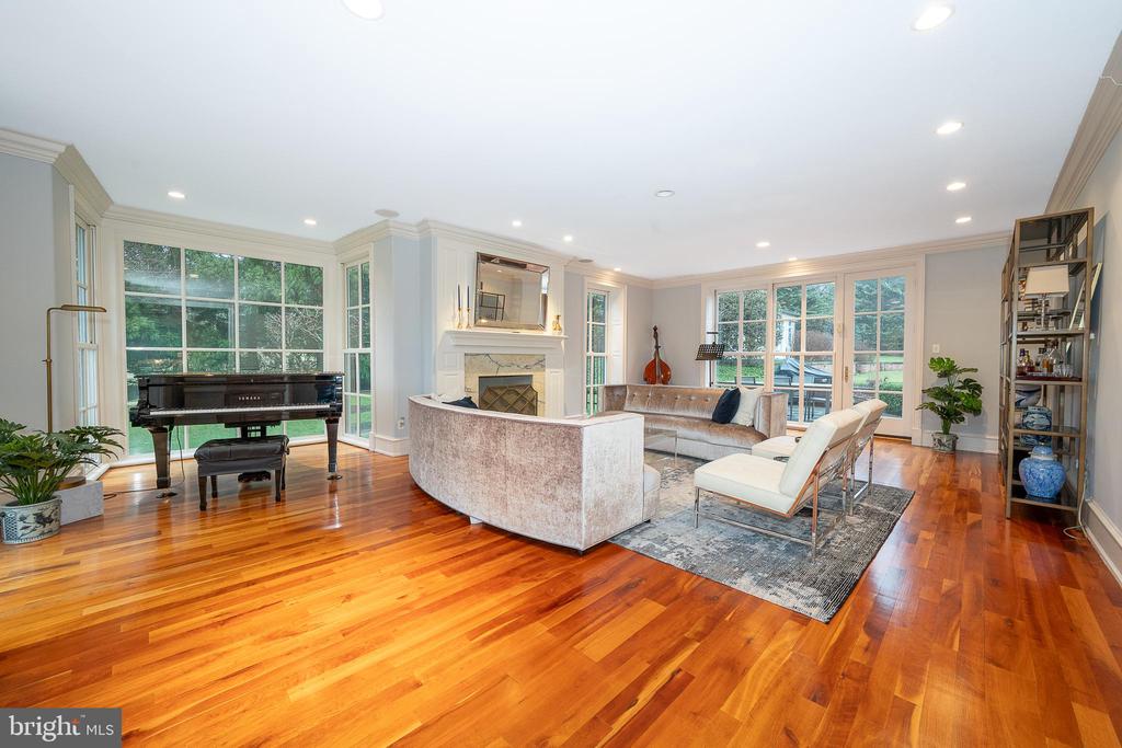 1122 BRYNLAWN ROAD