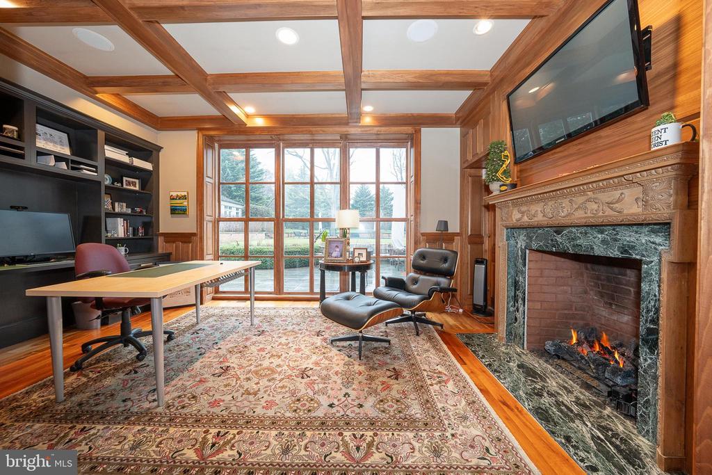 1122 BRYNLAWN ROAD