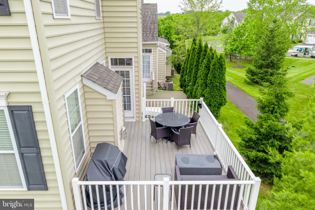 2004 PLEASANT VALLEY DRIVE