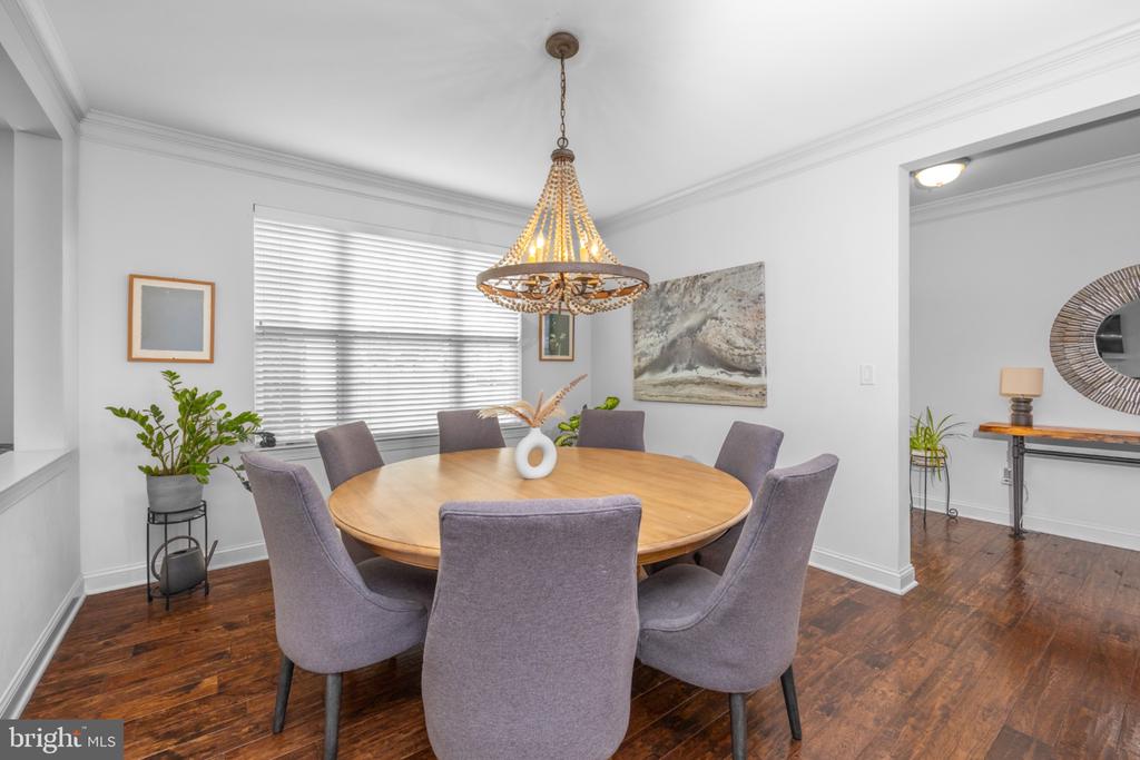 2004 PLEASANT VALLEY DRIVE