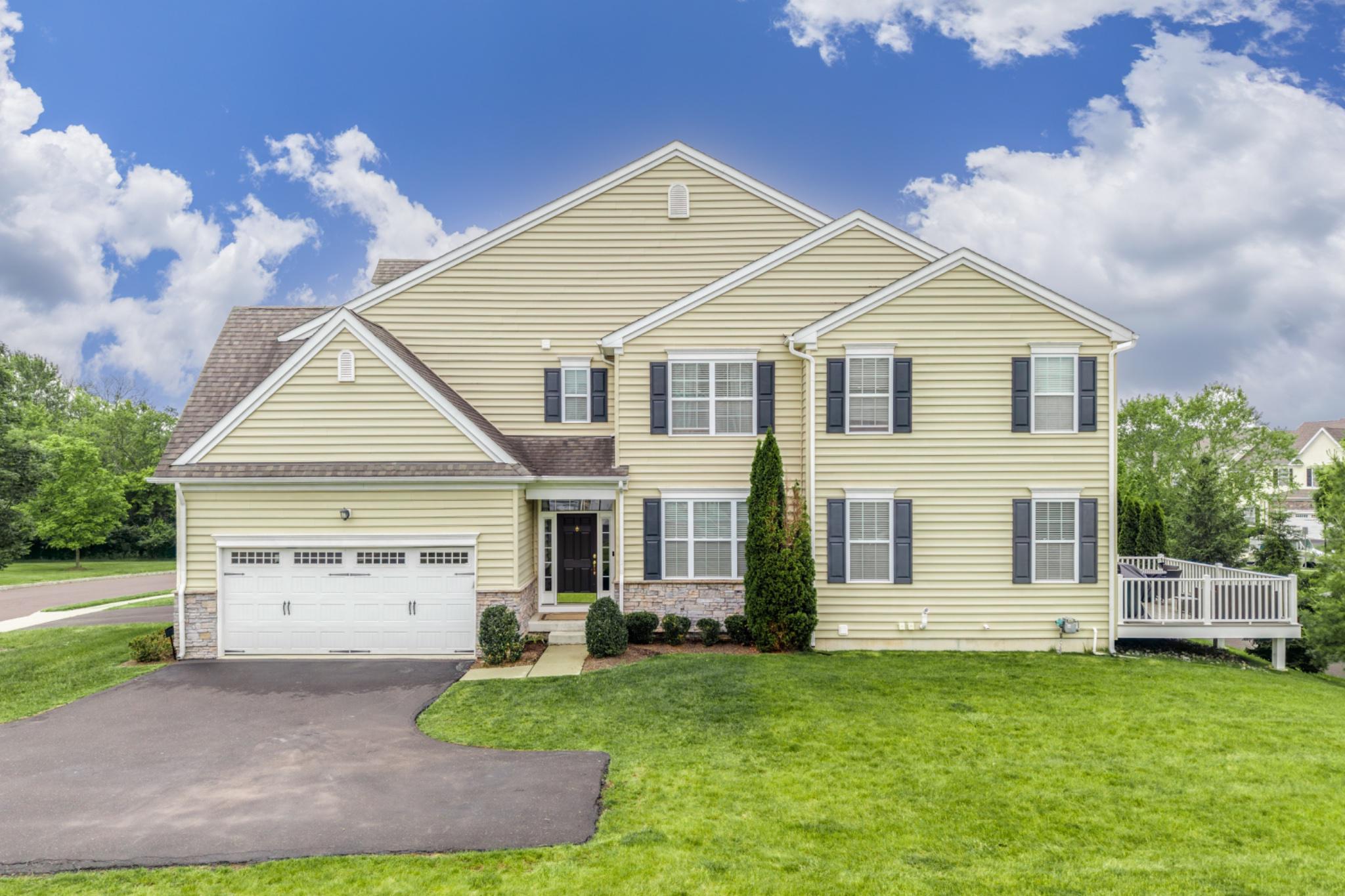 2004 PLEASANT VALLEY DRIVE