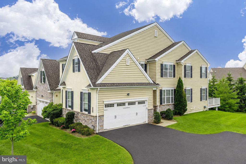 2004 PLEASANT VALLEY DRIVE