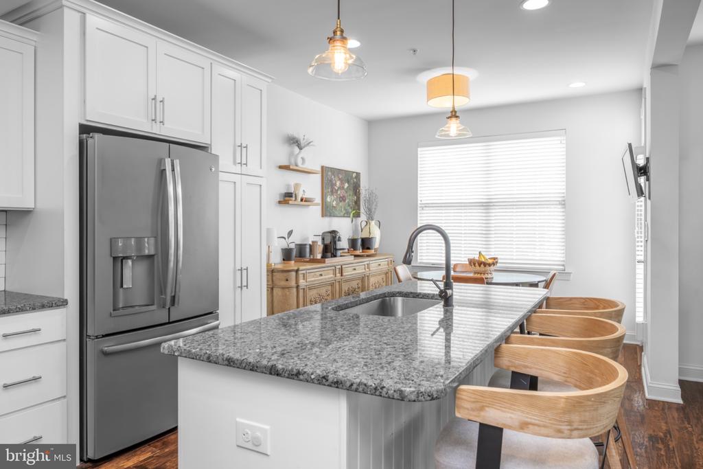 2004 PLEASANT VALLEY DRIVE
