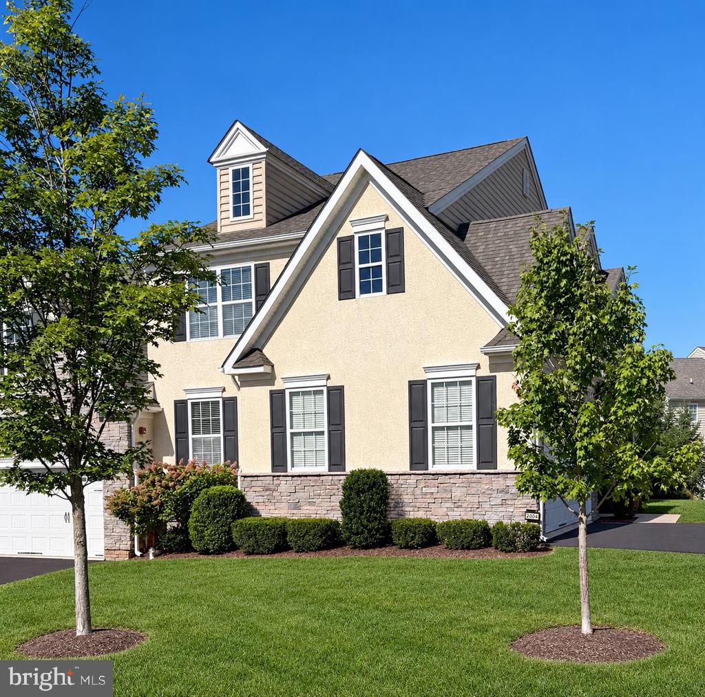 2004 PLEASANT VALLEY DRIVE