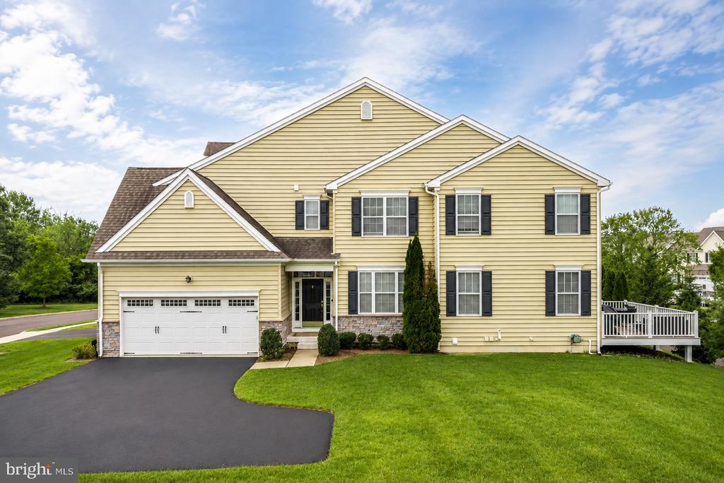2004 PLEASANT VALLEY DRIVE
