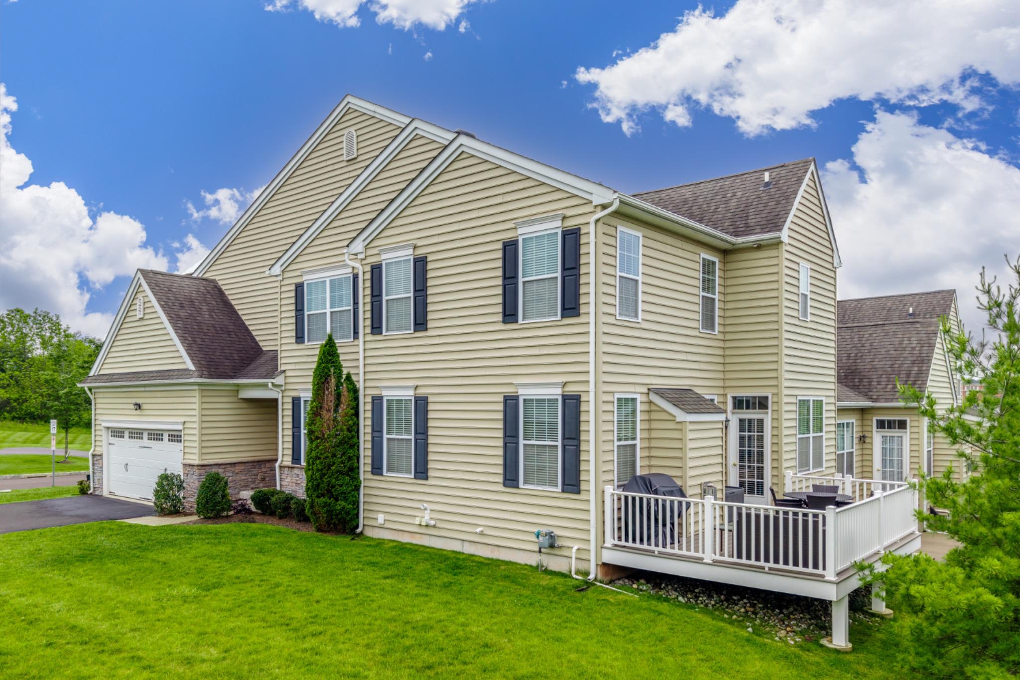 2004 PLEASANT VALLEY DRIVE