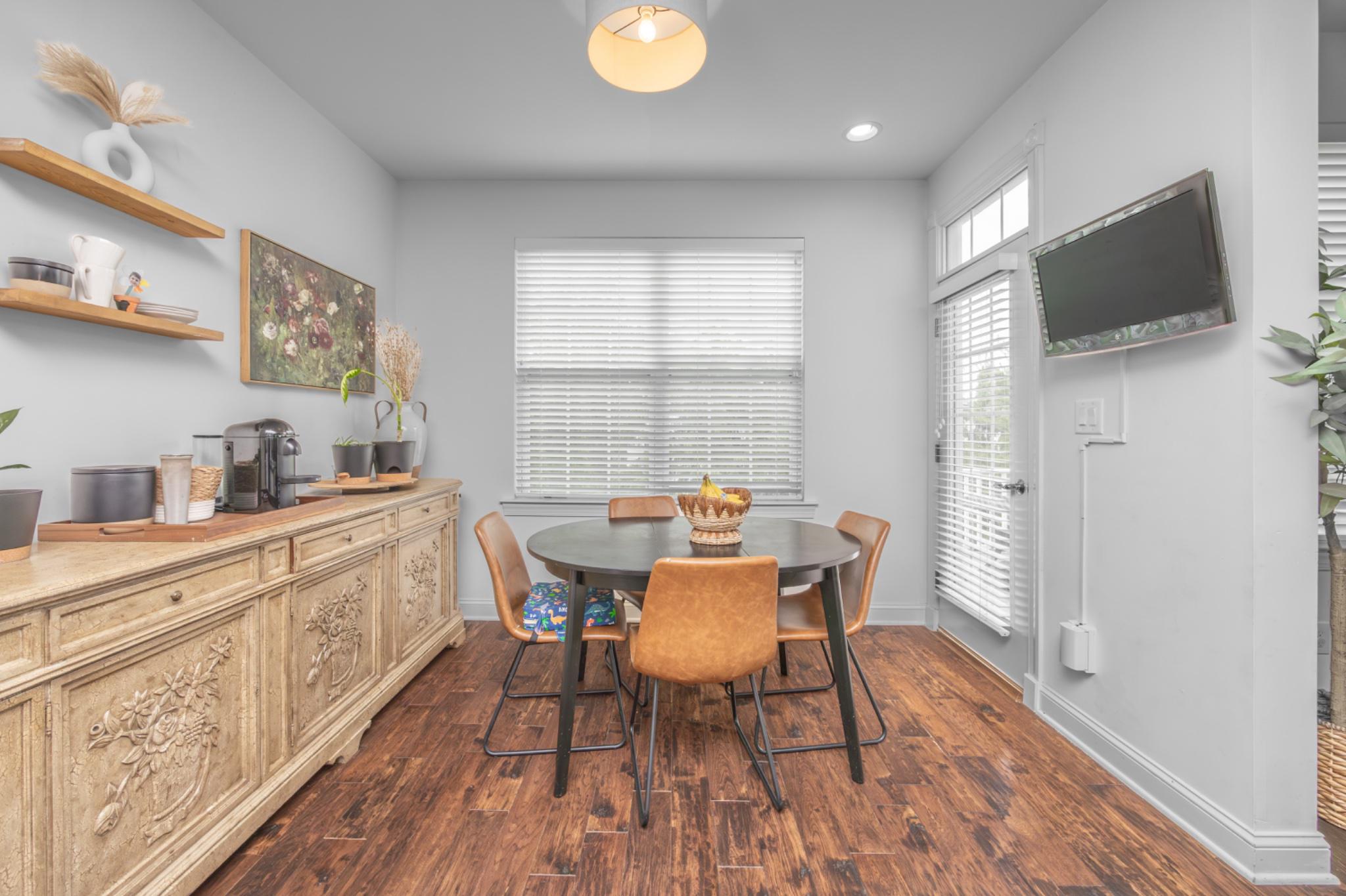 2004 PLEASANT VALLEY DRIVE