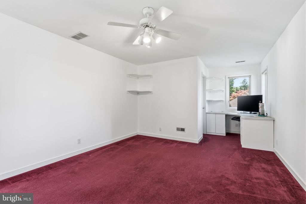 488 ANNA LYNN LANE