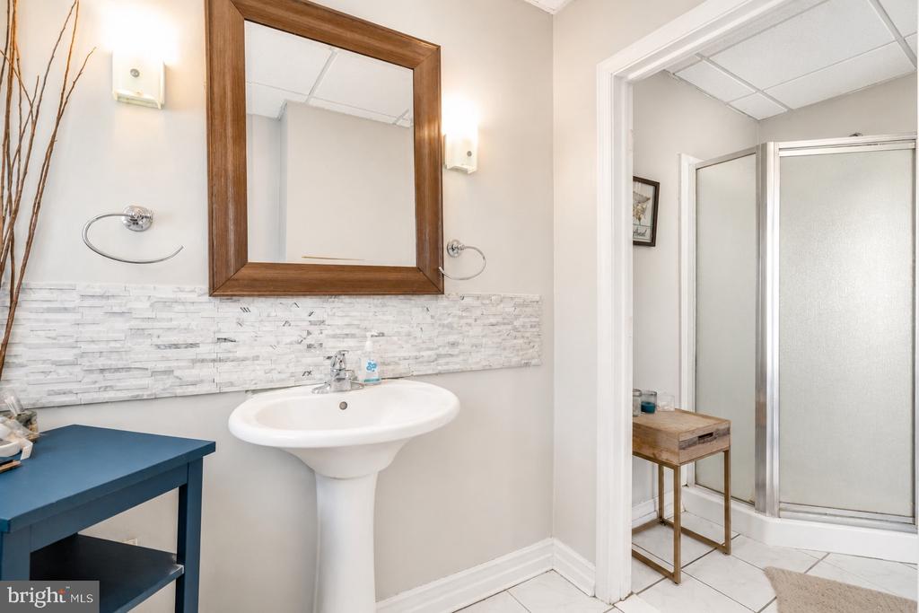 25 E GERMANTOWN PIKE Unit:           