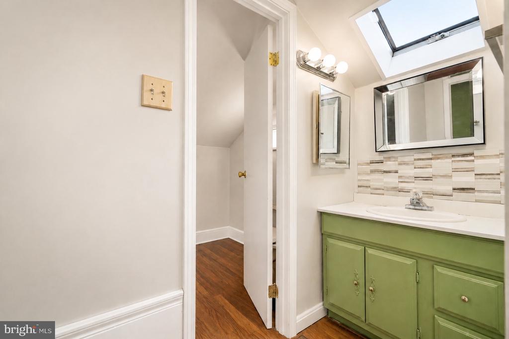 25 E GERMANTOWN PIKE Unit:           