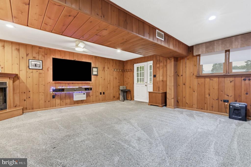 206 NEW ROAD