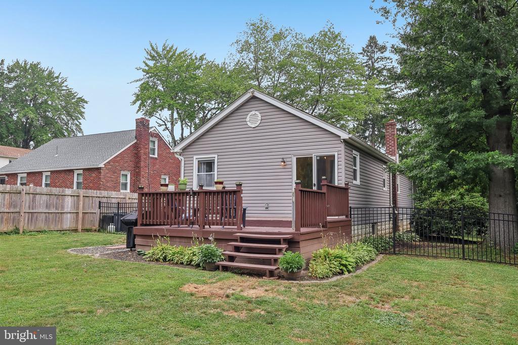 1813 FITZWATERTOWN ROAD