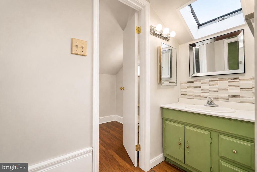 25 E GERMANTOWN PIKE Unit:           