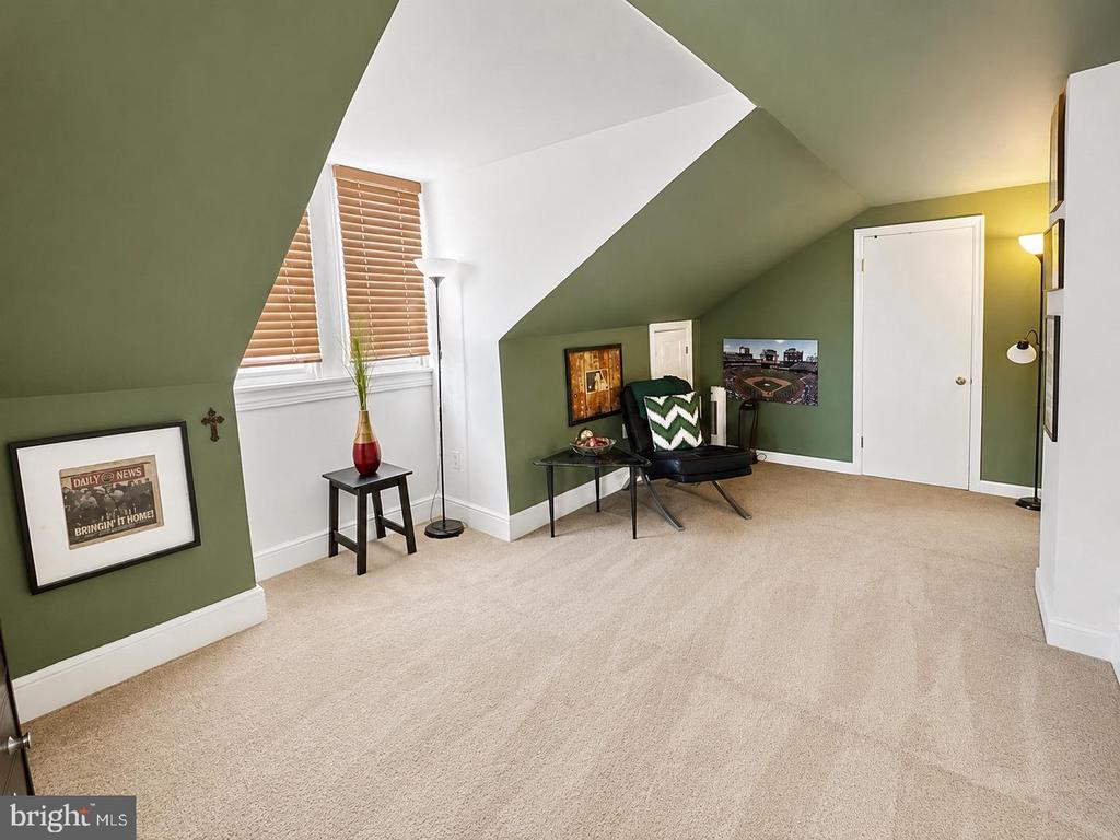 25 E GERMANTOWN PIKE Unit:           