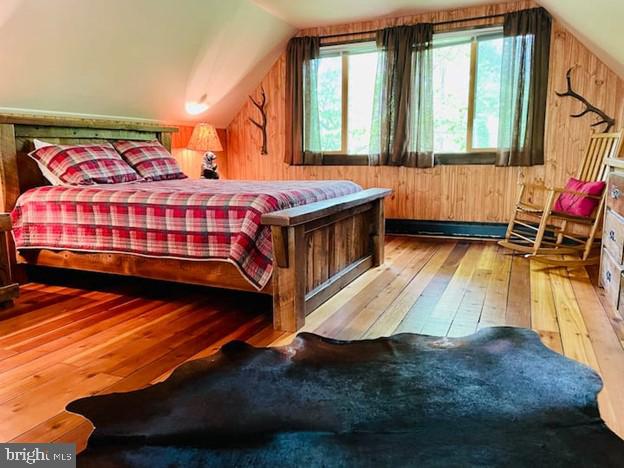 4158 HEMLOCK TRAIL