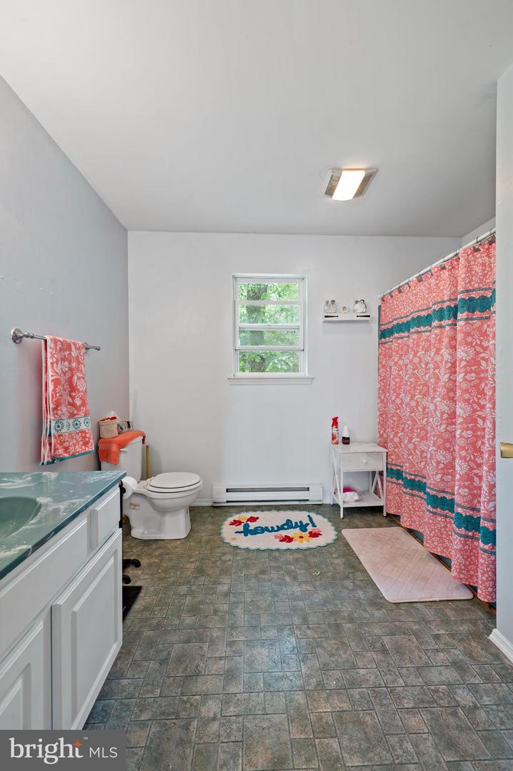 168 Chestnut Dr