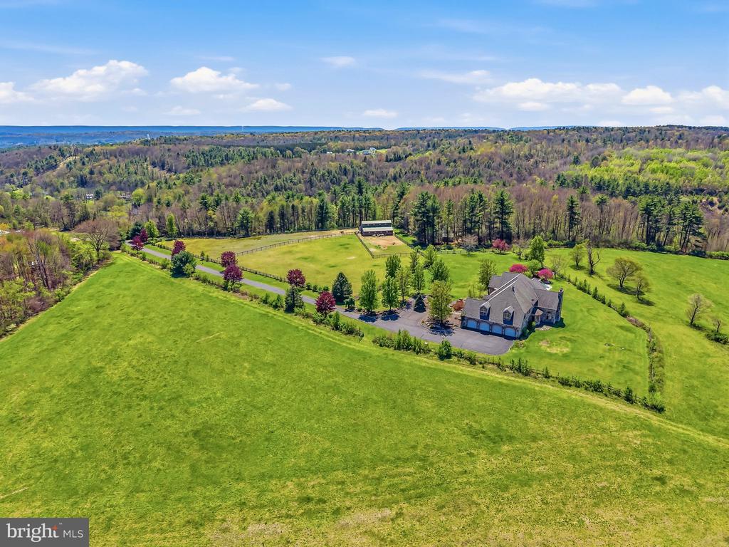 216 MERWINSBURG ROAD