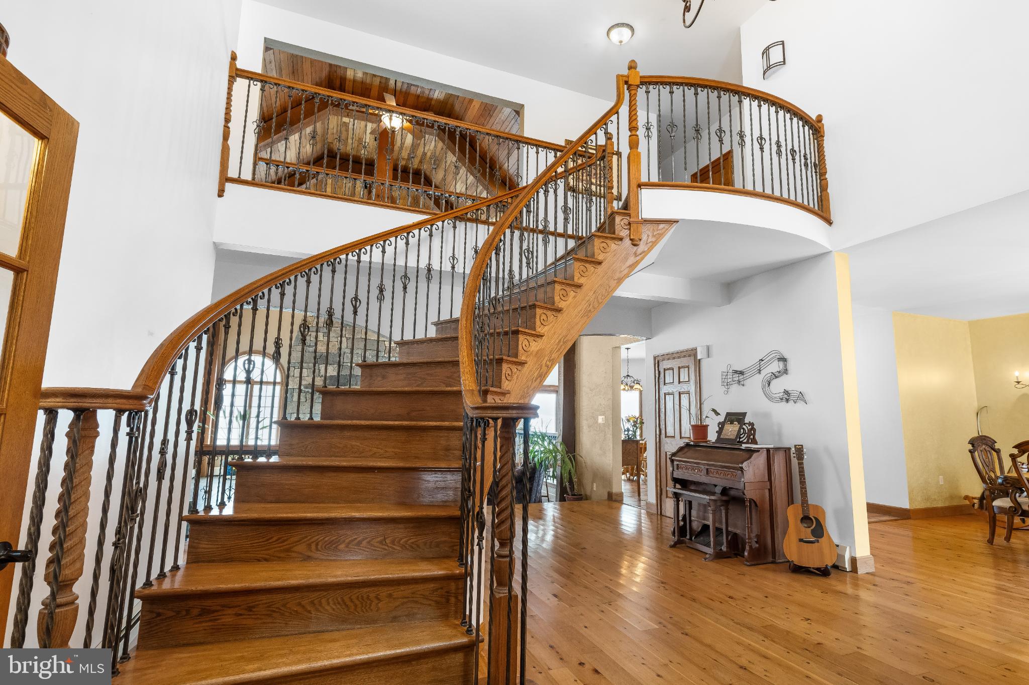 216 MERWINSBURG ROAD