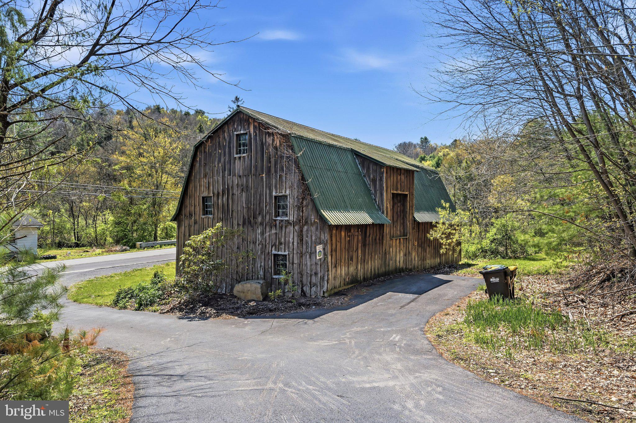 216 MERWINSBURG ROAD