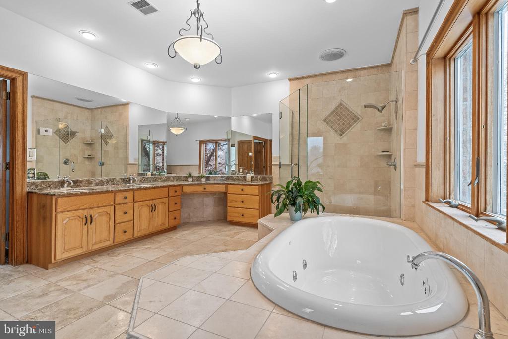 216 MERWINSBURG ROAD