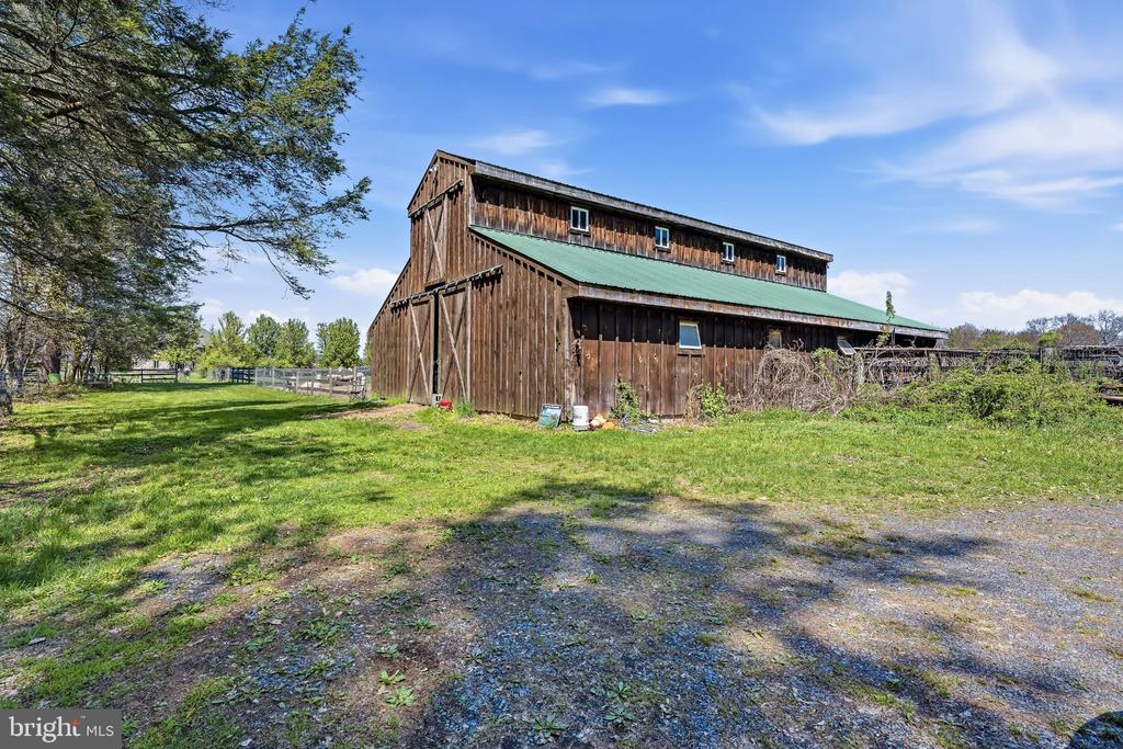 216 MERWINSBURG ROAD