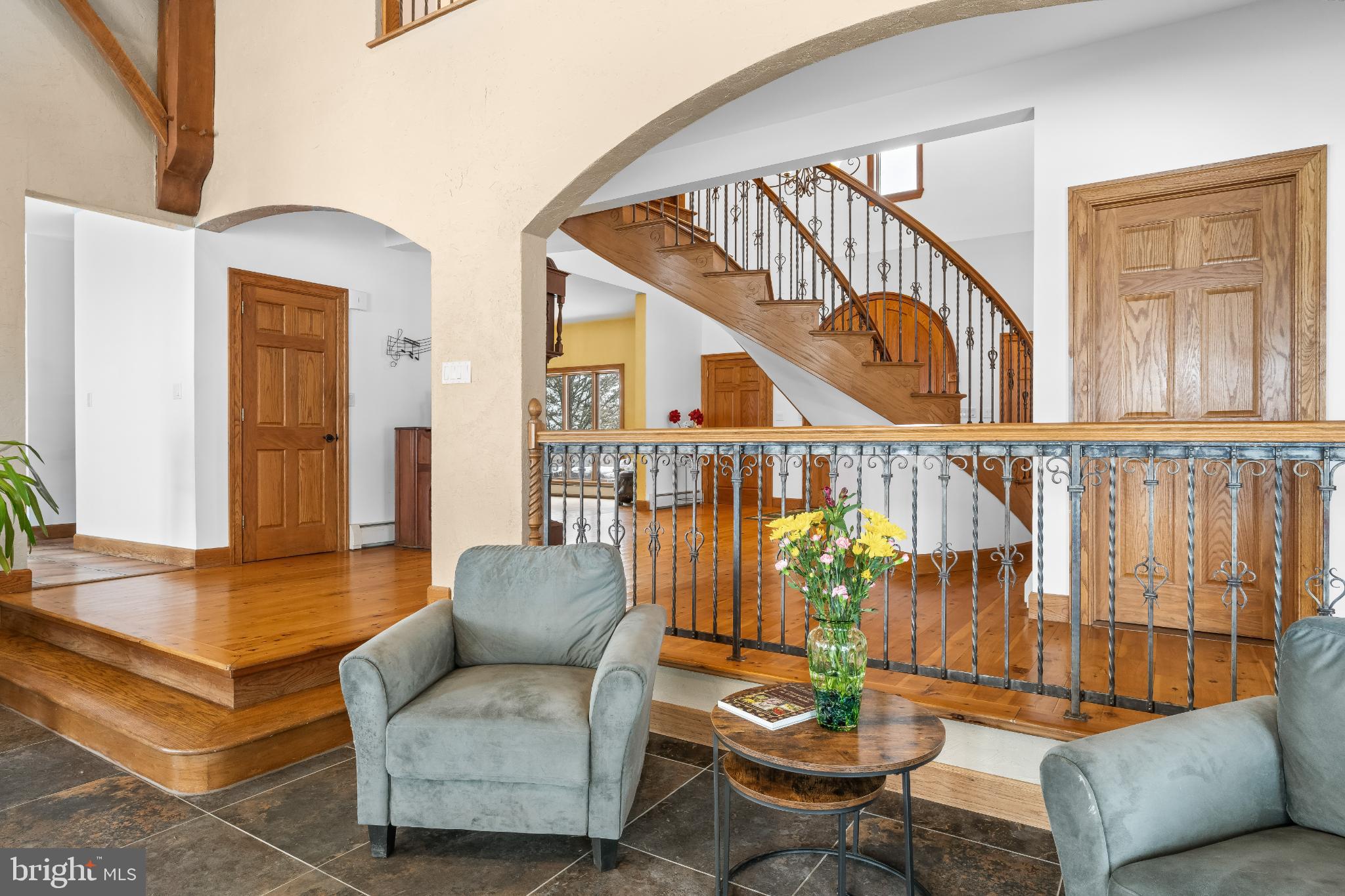 216 MERWINSBURG ROAD