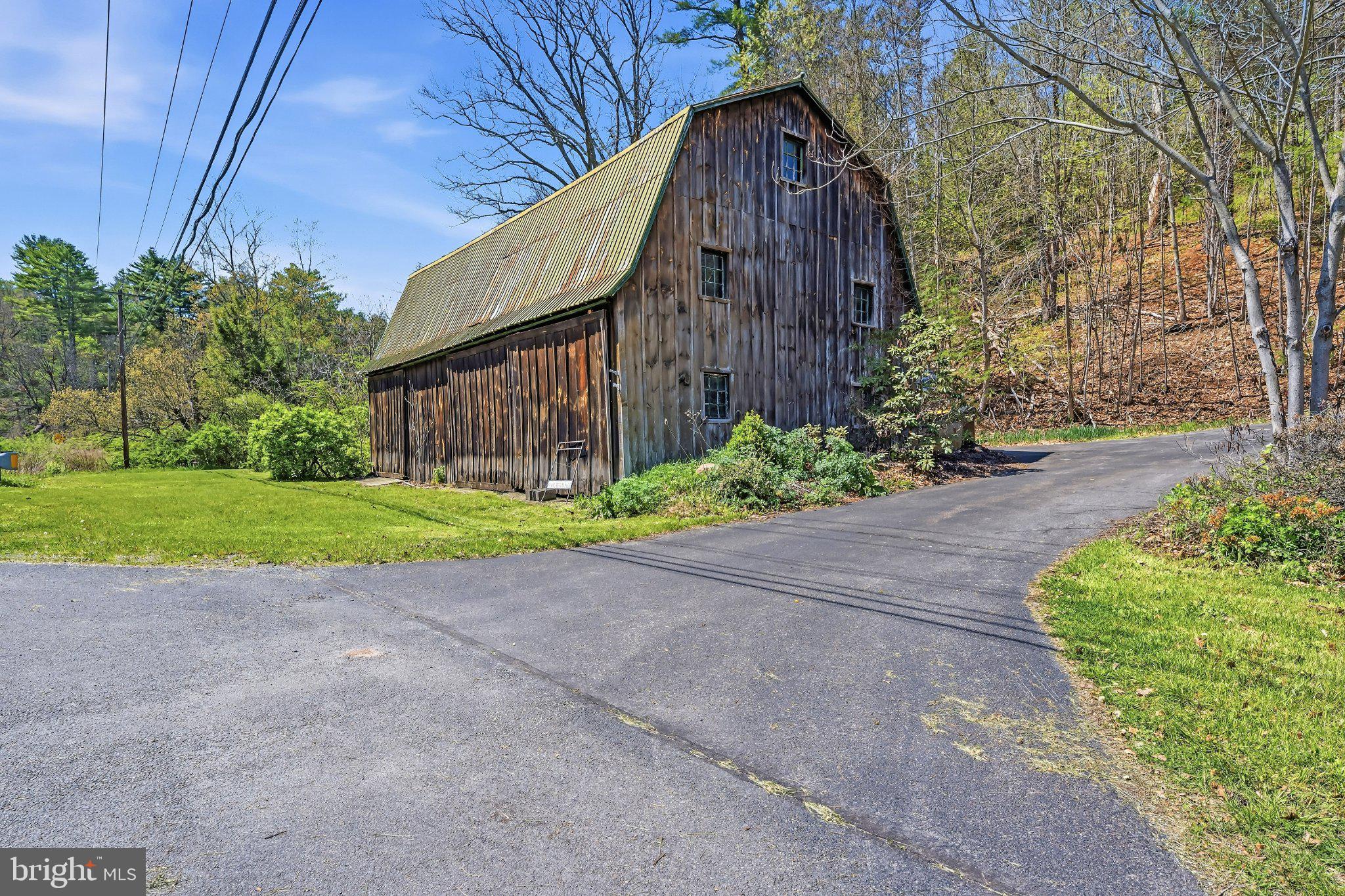 216 MERWINSBURG ROAD