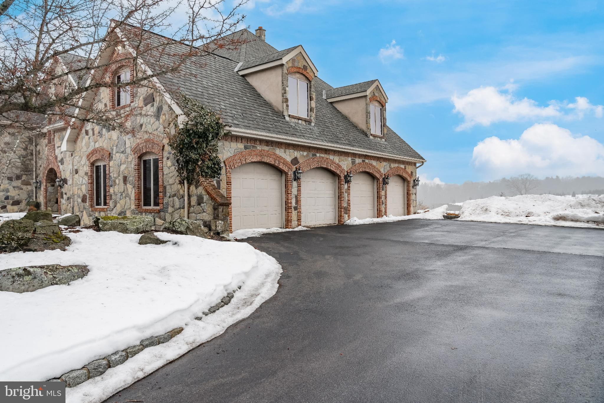 216 MERWINSBURG ROAD