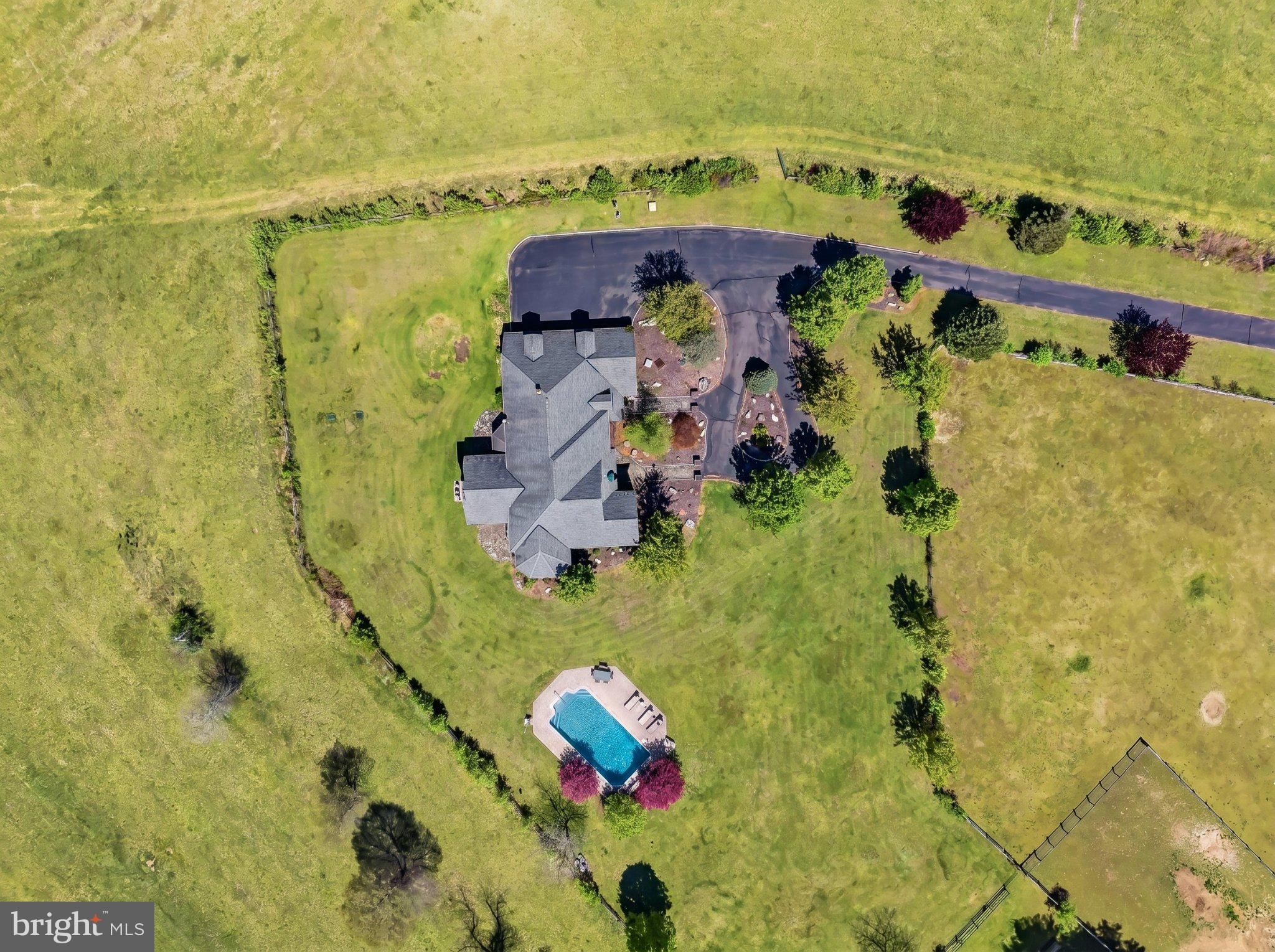 216 MERWINSBURG ROAD