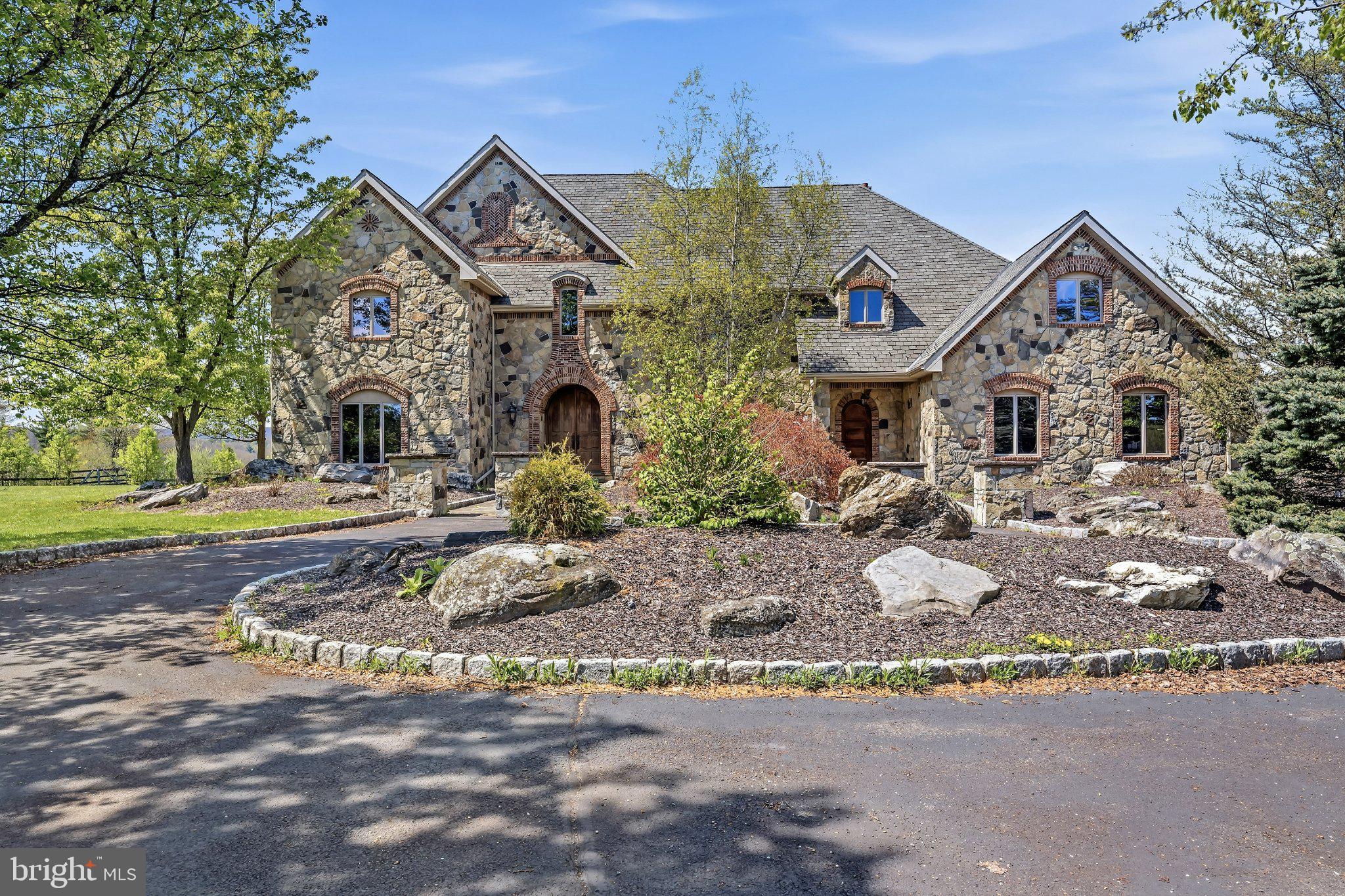 216 MERWINSBURG ROAD