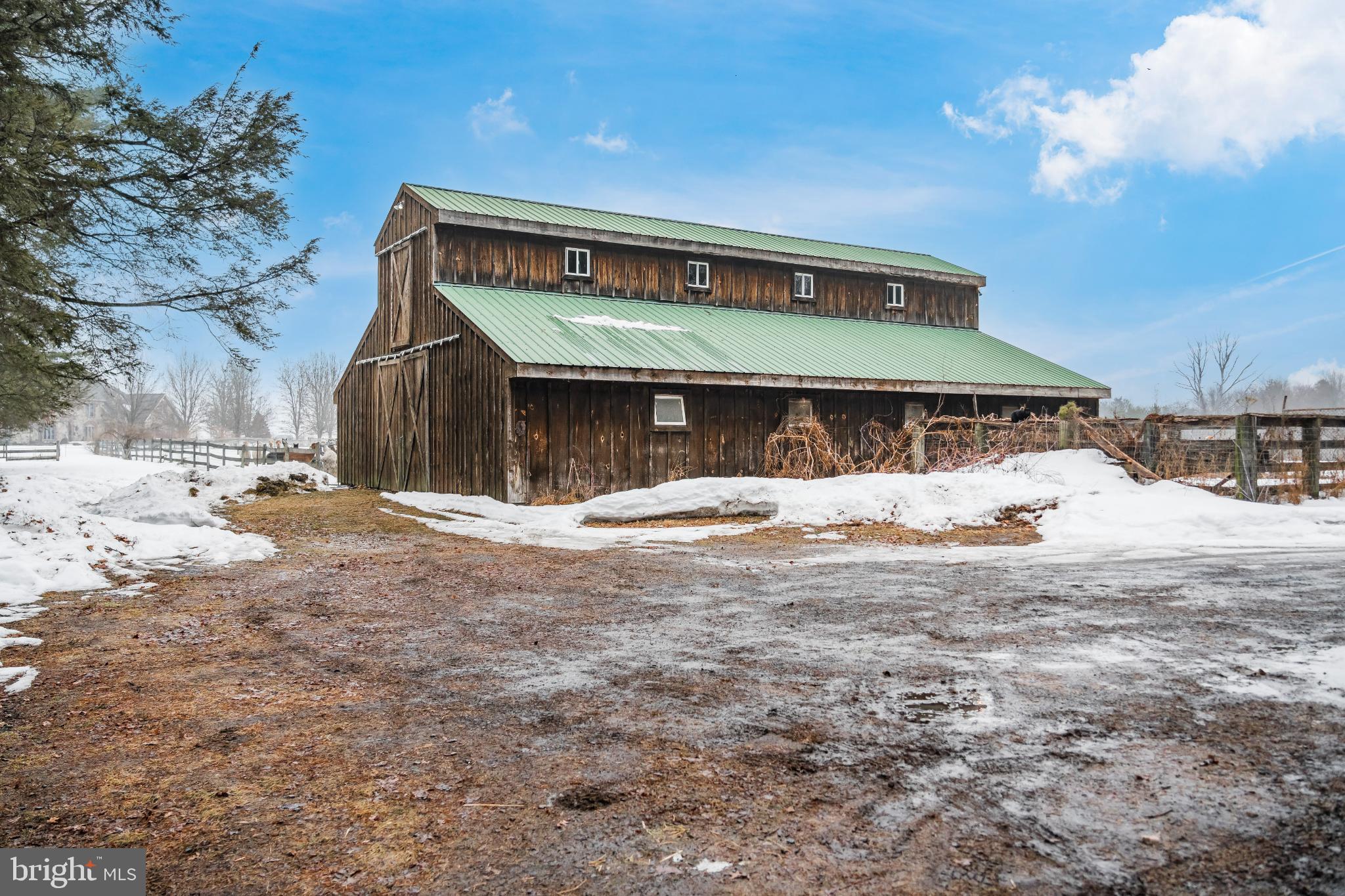 216 MERWINSBURG ROAD