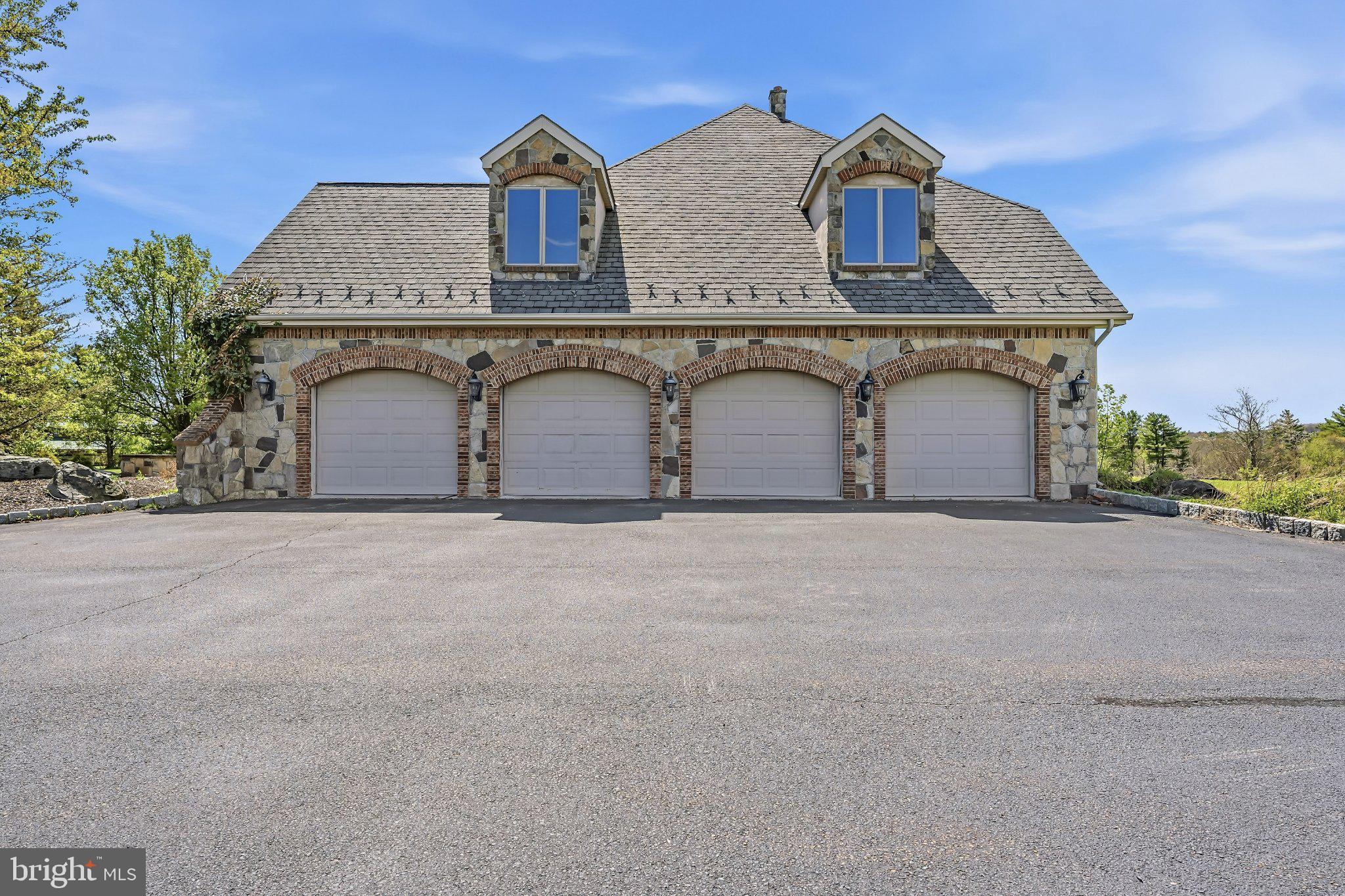 216 MERWINSBURG ROAD