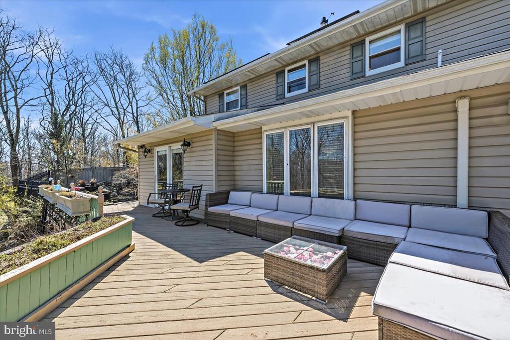 164 CHESTNUT OAK DRIVE