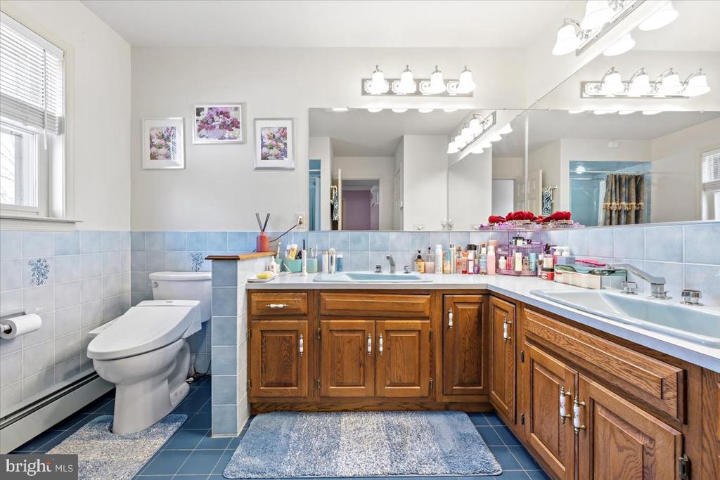 164 CHESTNUT OAK DRIVE