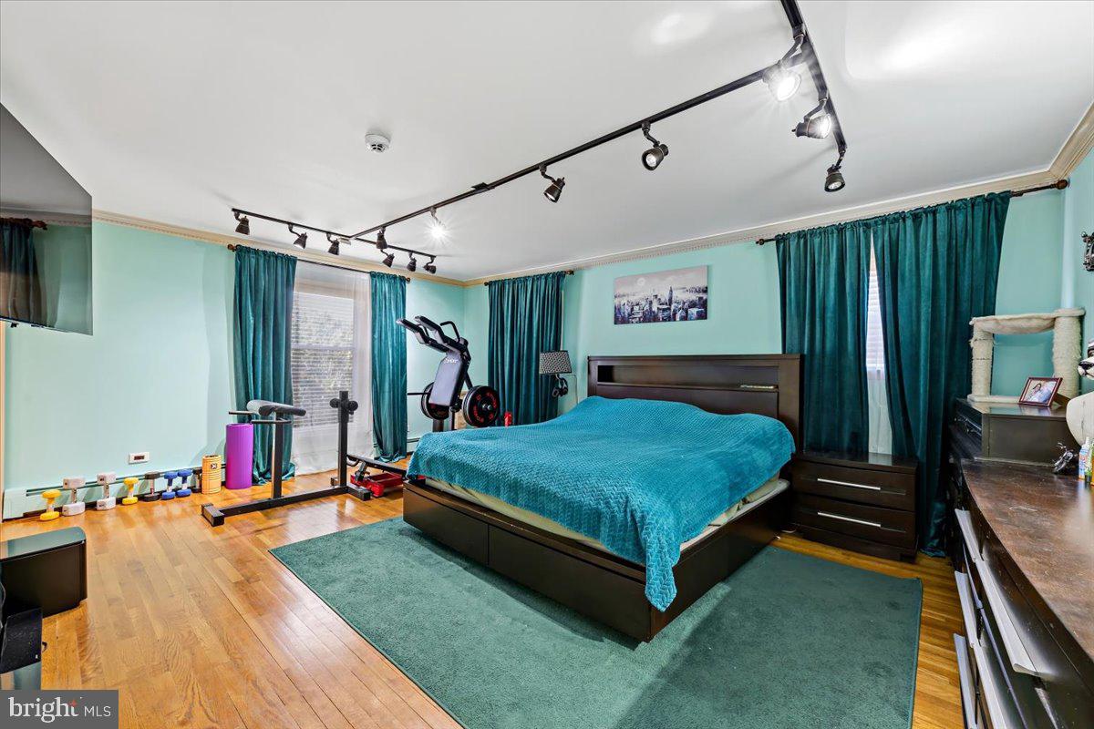 164 CHESTNUT OAK DRIVE