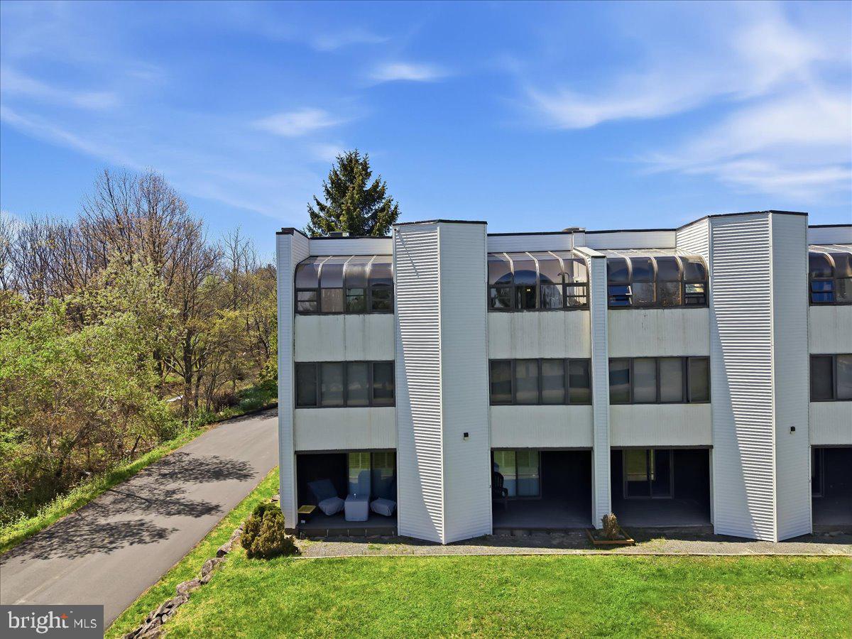 146 FOXFIRE DRIVE 307