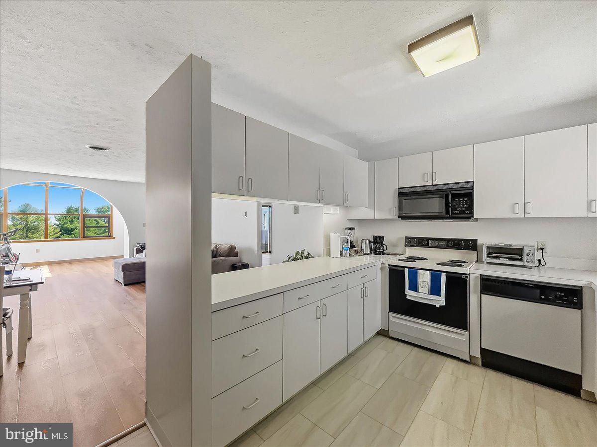 146 FOXFIRE DRIVE 307