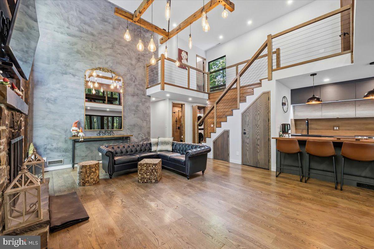 1142 OAKLAND PLACE