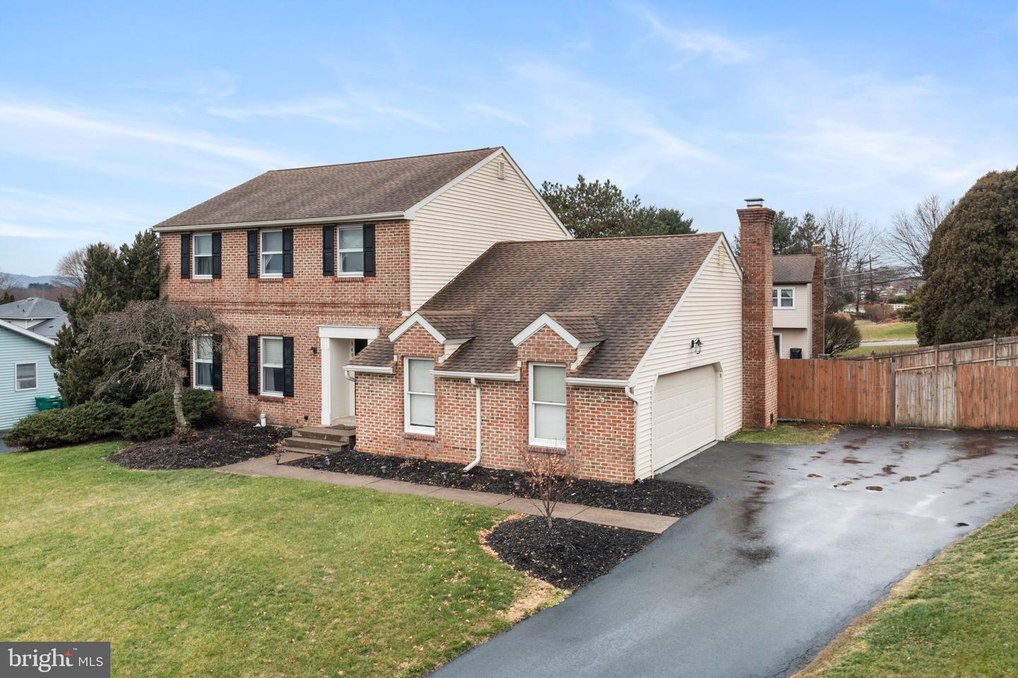 3495 Crestwood DRIVE