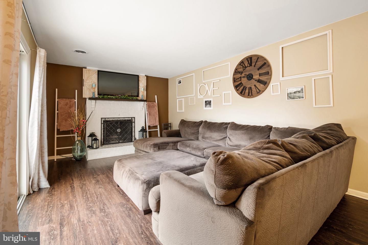 3495 Crestwood DRIVE