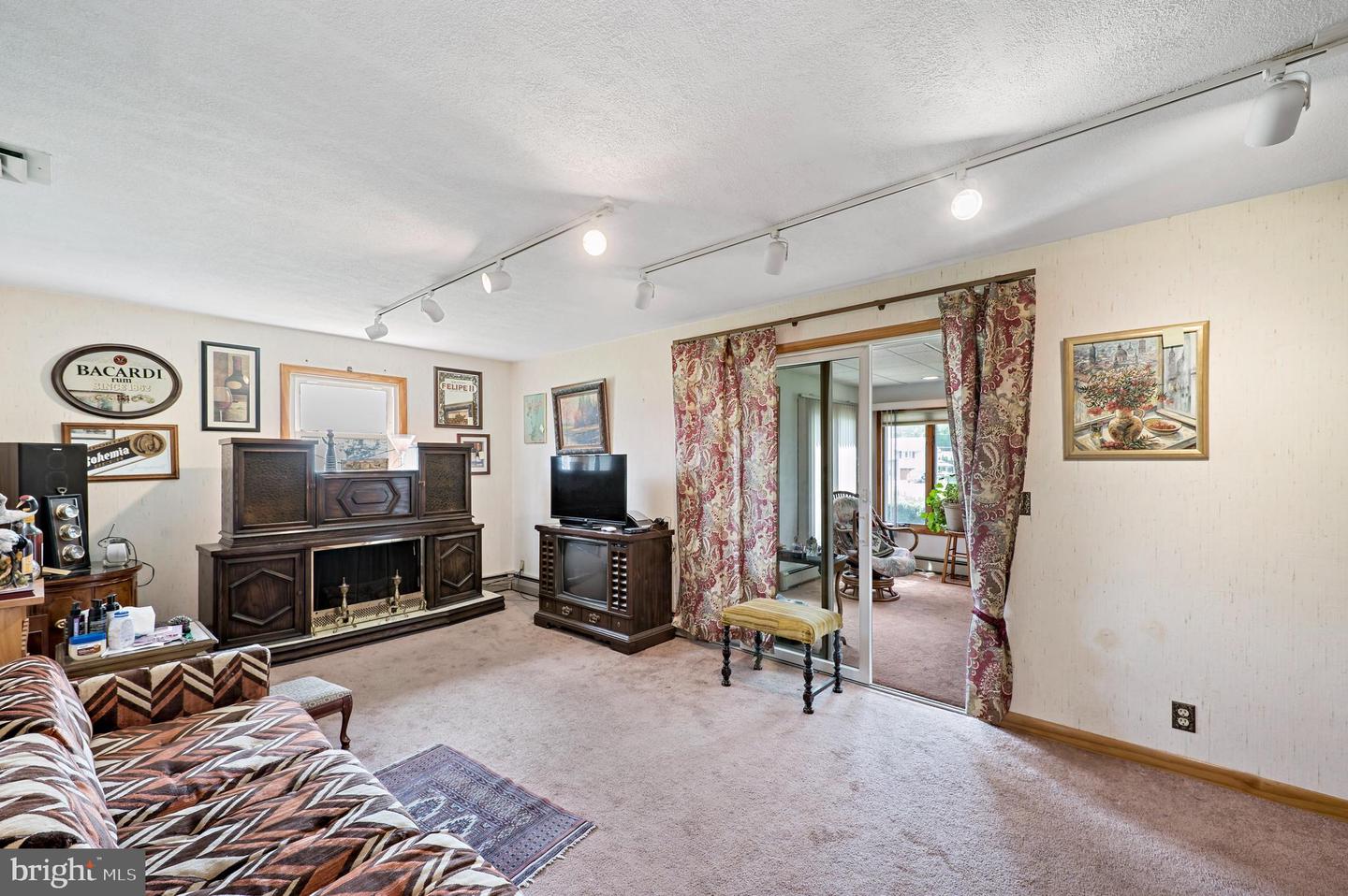 2239 Lafayette Ave