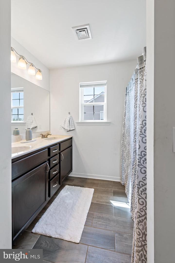 920 Graystone Cir