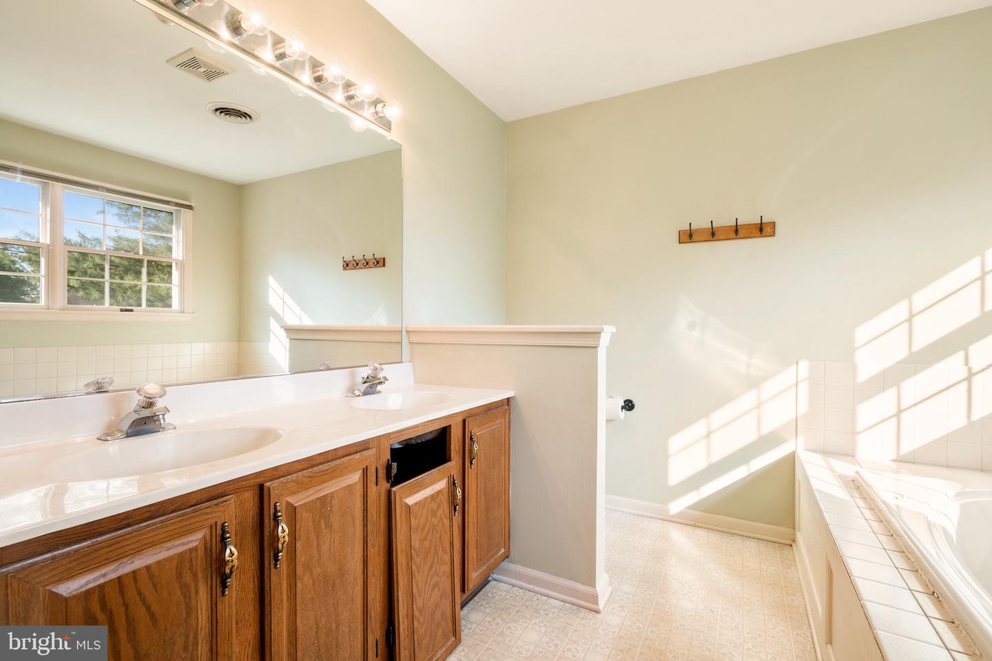 3325 Abbey COURT