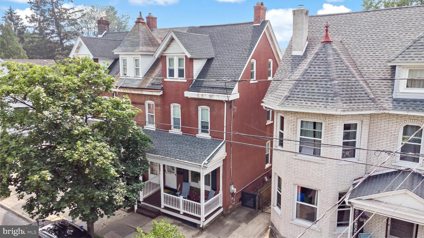 731 High St