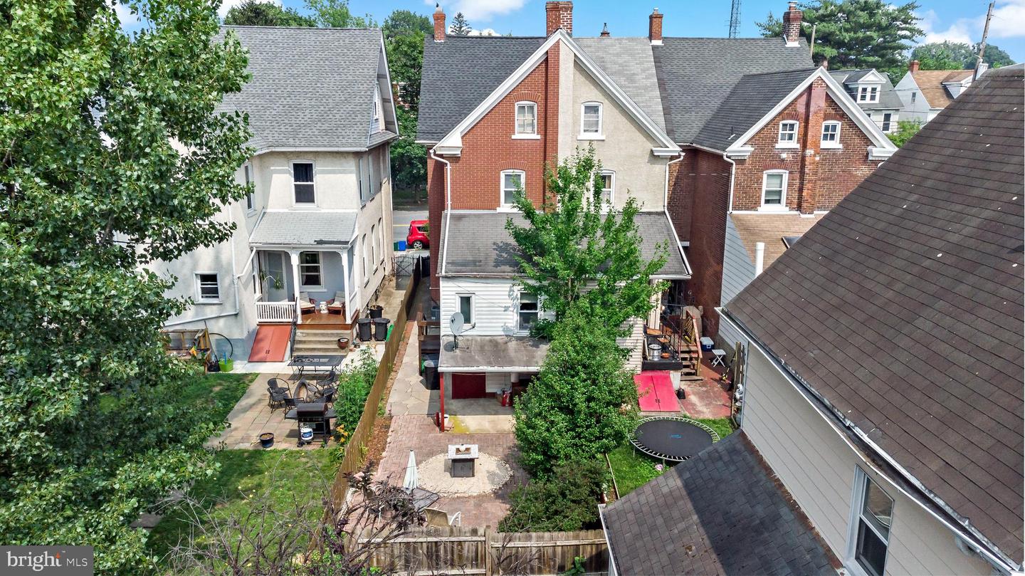 731 High St