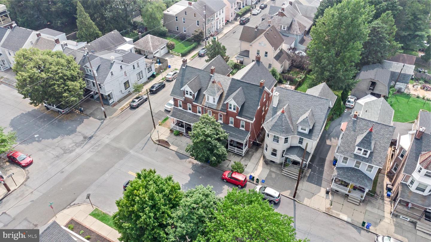 731 High St