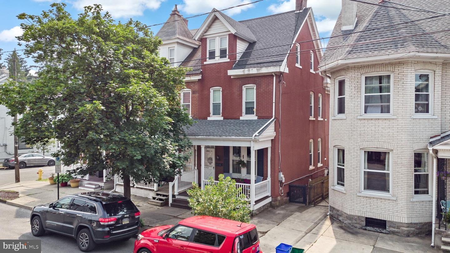 731 High St