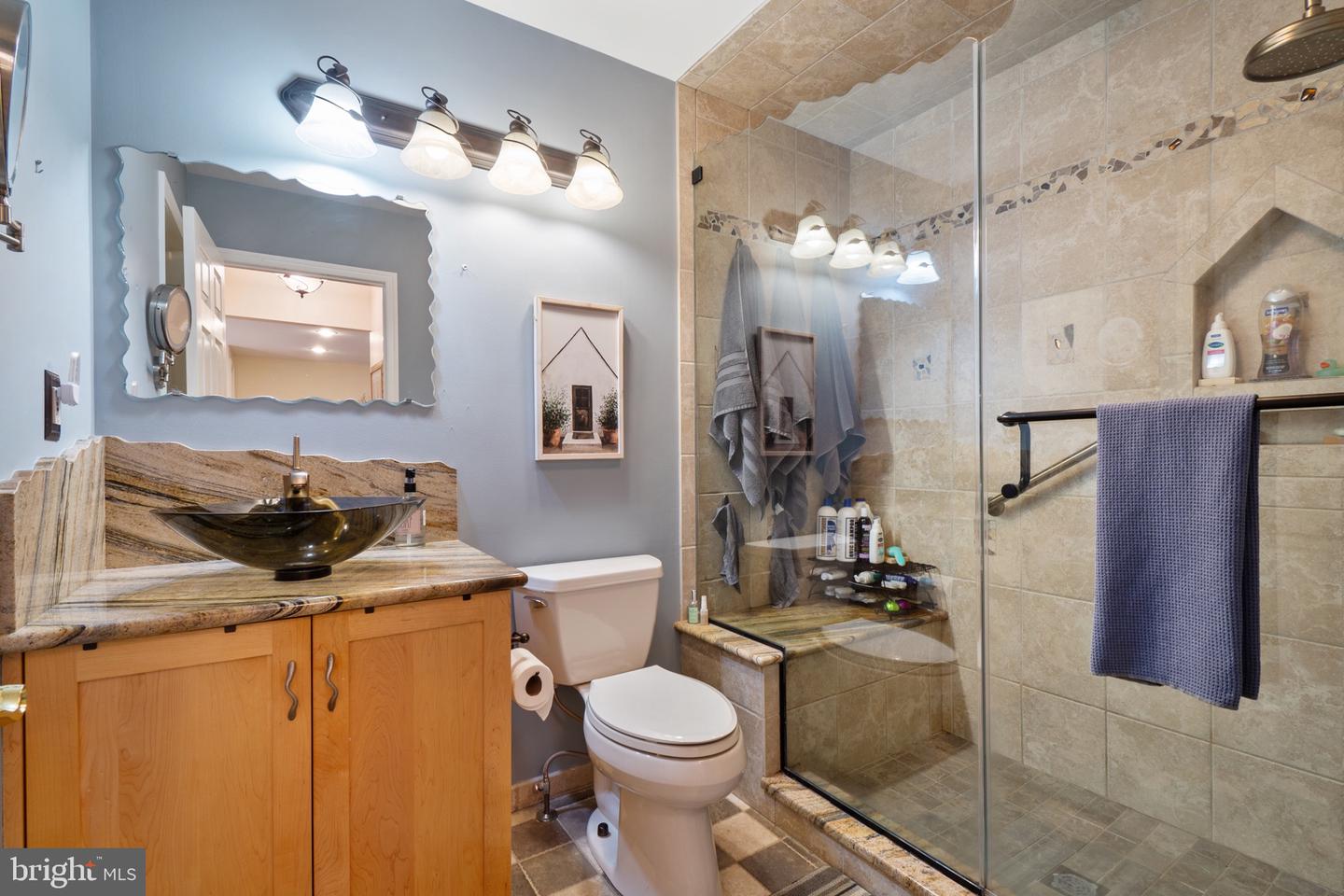 3246 Oakland Square Dr