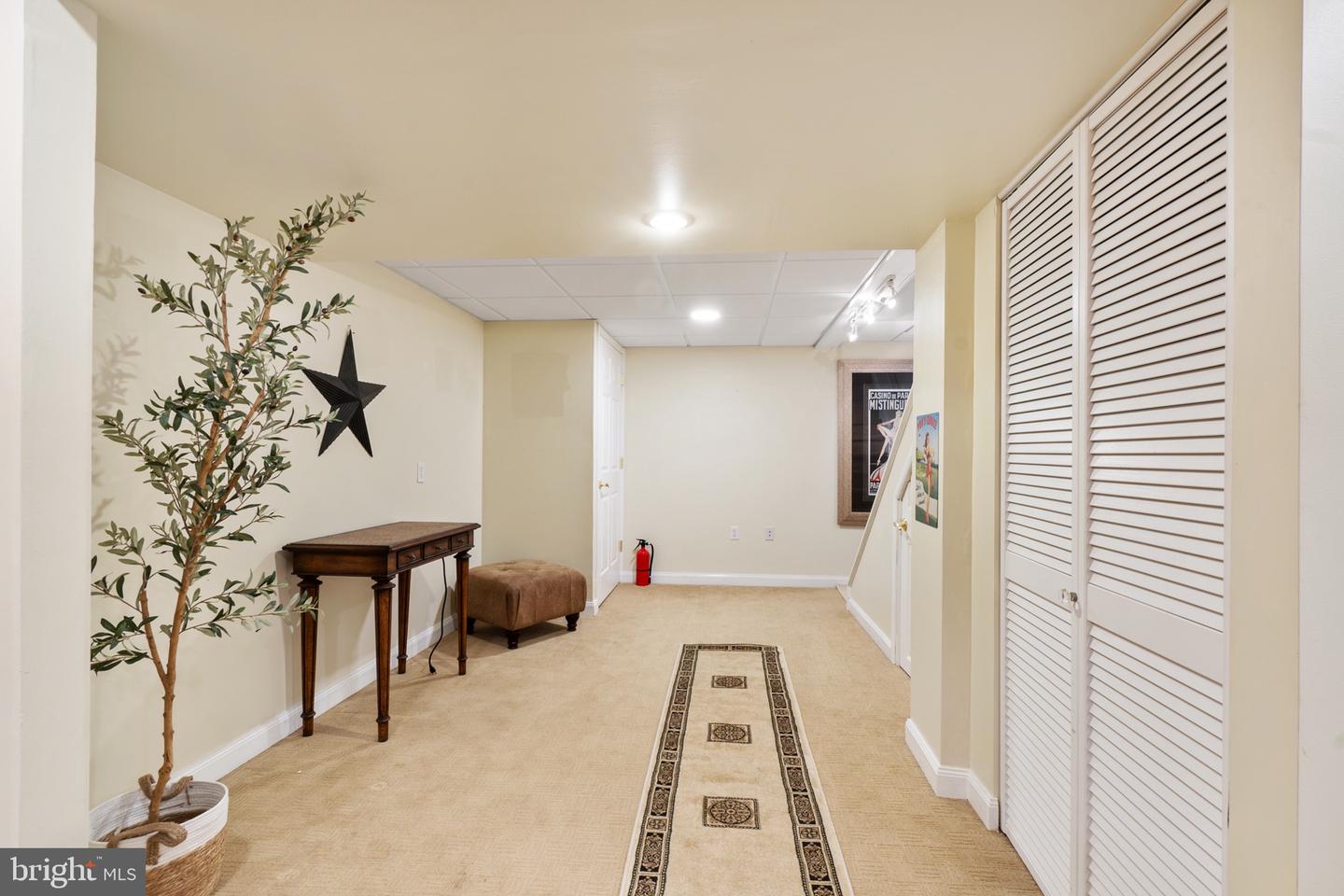 3246 Oakland Square Dr